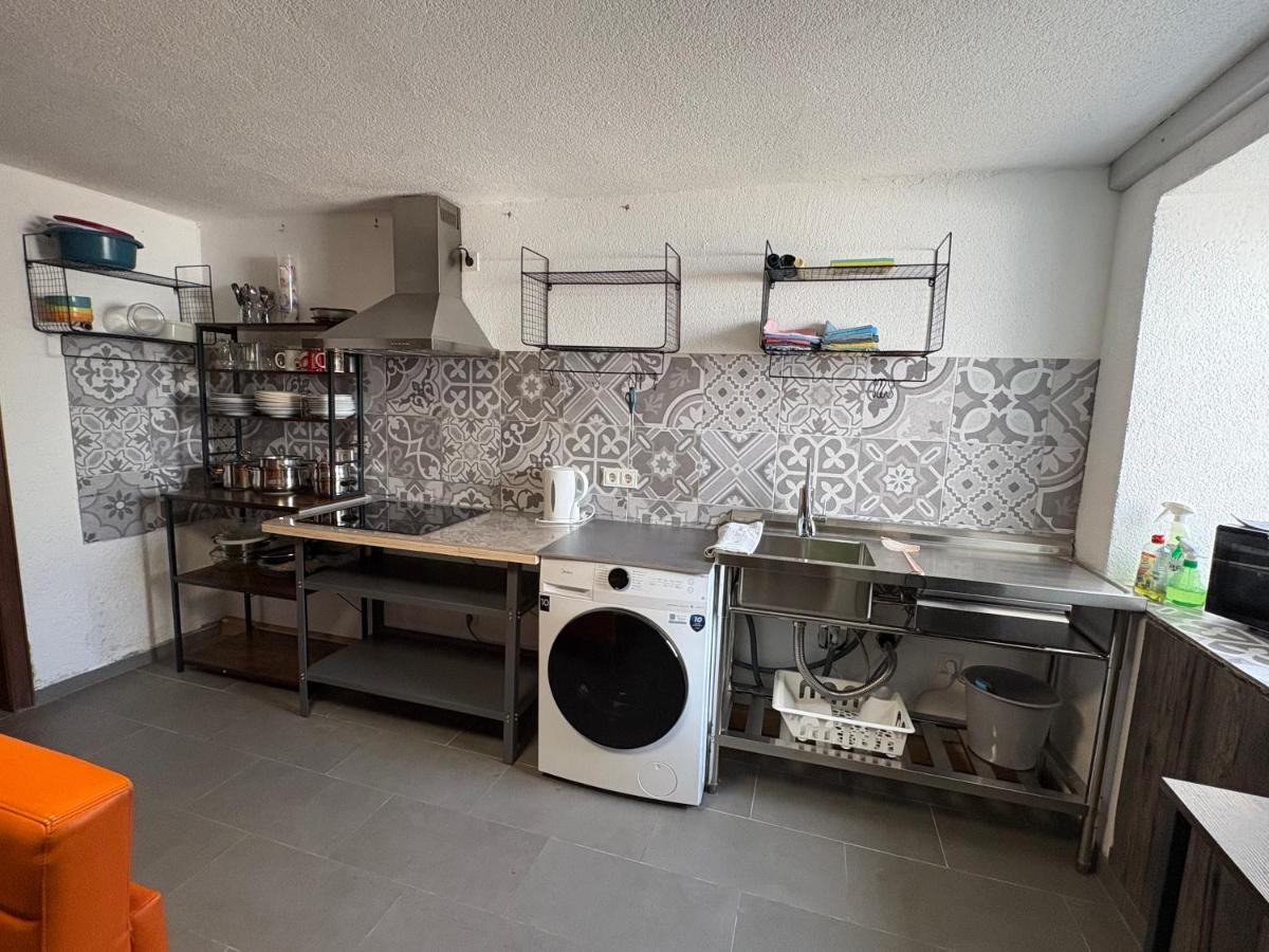 Gusenburg B13u Monteur Unterkunft bis 8 Personen - Housity