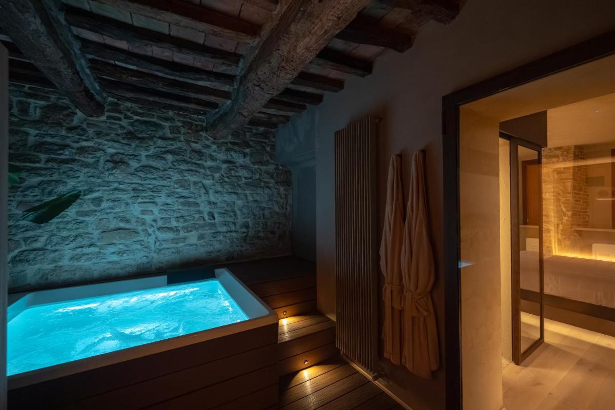 Forma Your Boutique Suite - Housity
