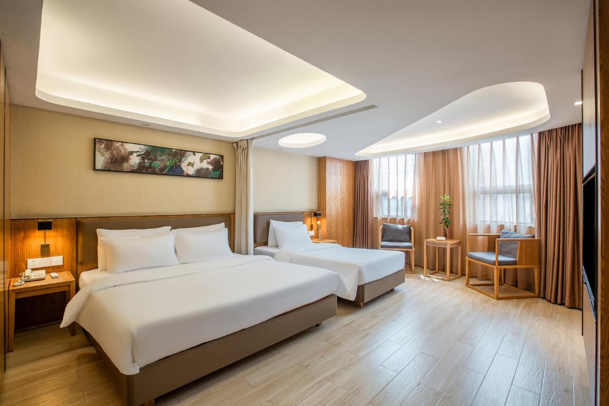 Home Inn Guiyang Railway Station - Hizvo