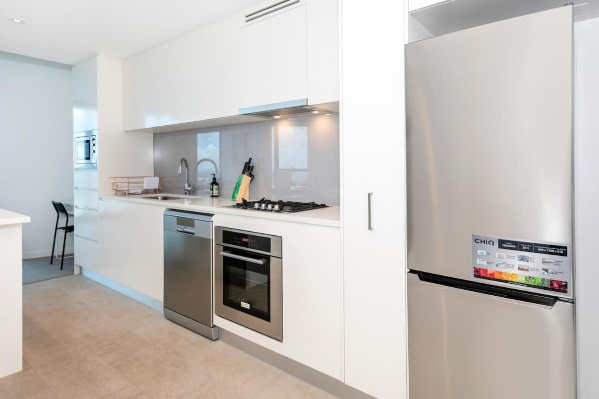 Lvl 59 Skytower Amazing Views CBD Wifi Carpark by Stylish Stays - Housity