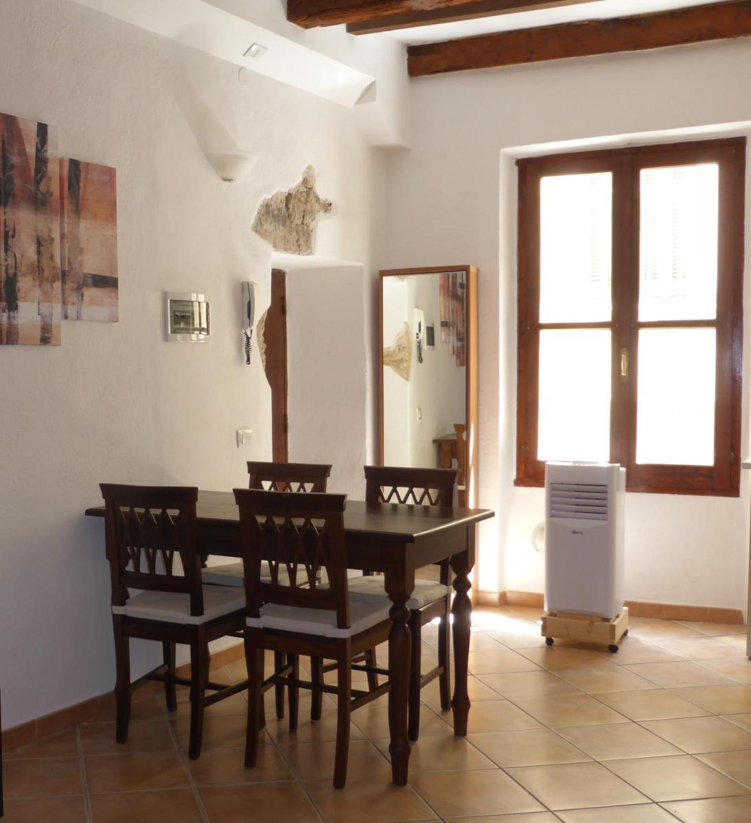 Old Town Apartment - Housity