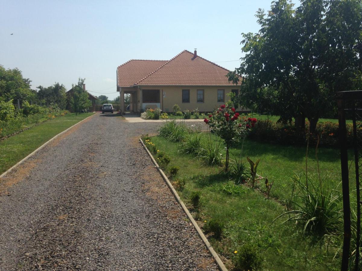 Kölcsey Kúria Vendégház - Housity