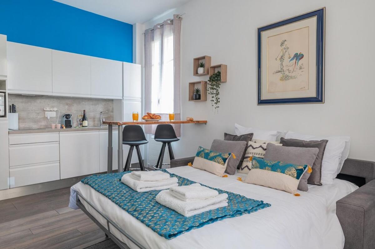 Le COQ Albert II - Housity