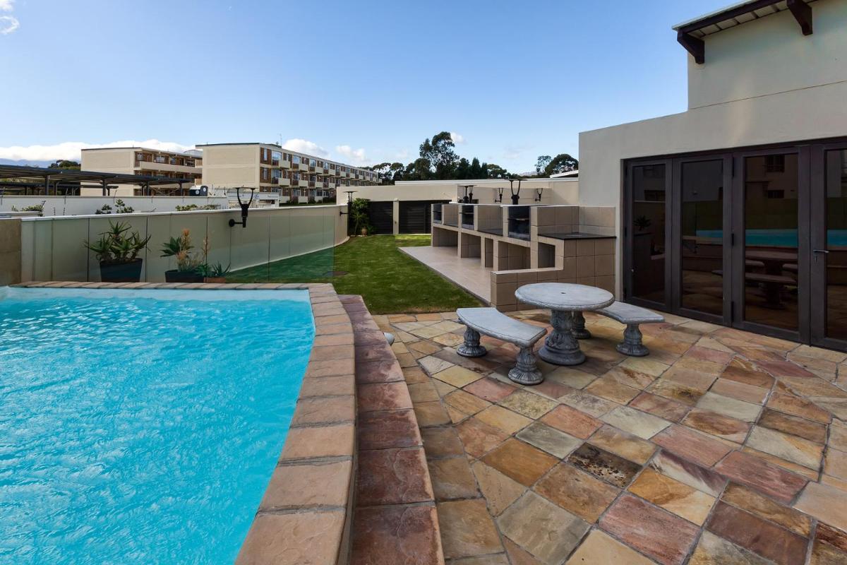 1102 Ocean View - Housity