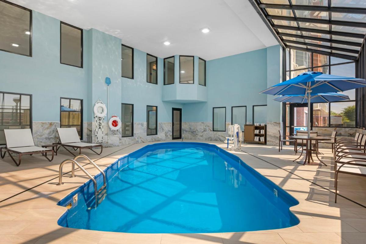 Holiday Inn Express & Suites Indianapolis - East by IHG - Hizvo