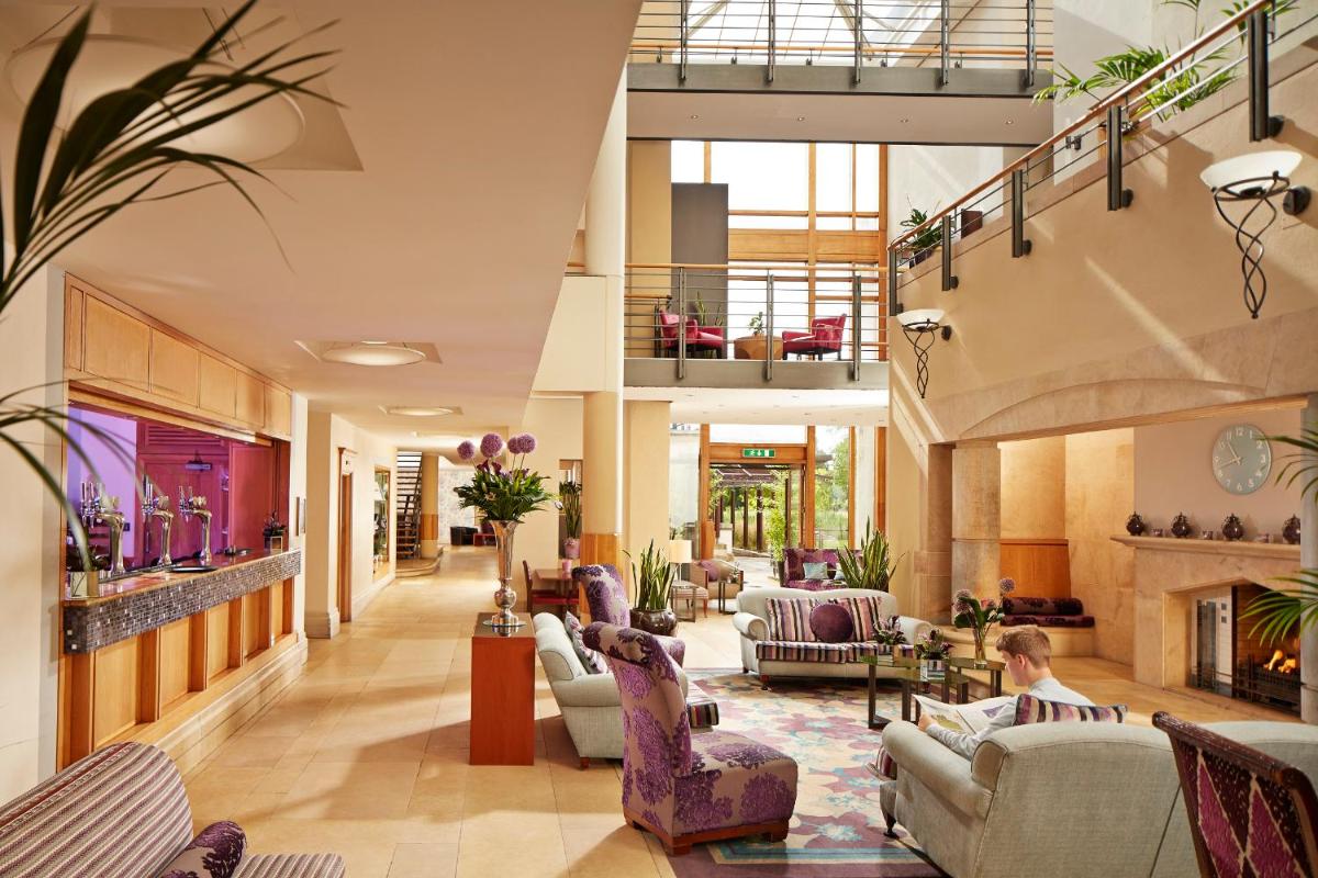 Fanhams Hall, Exclusive Collection - Housity