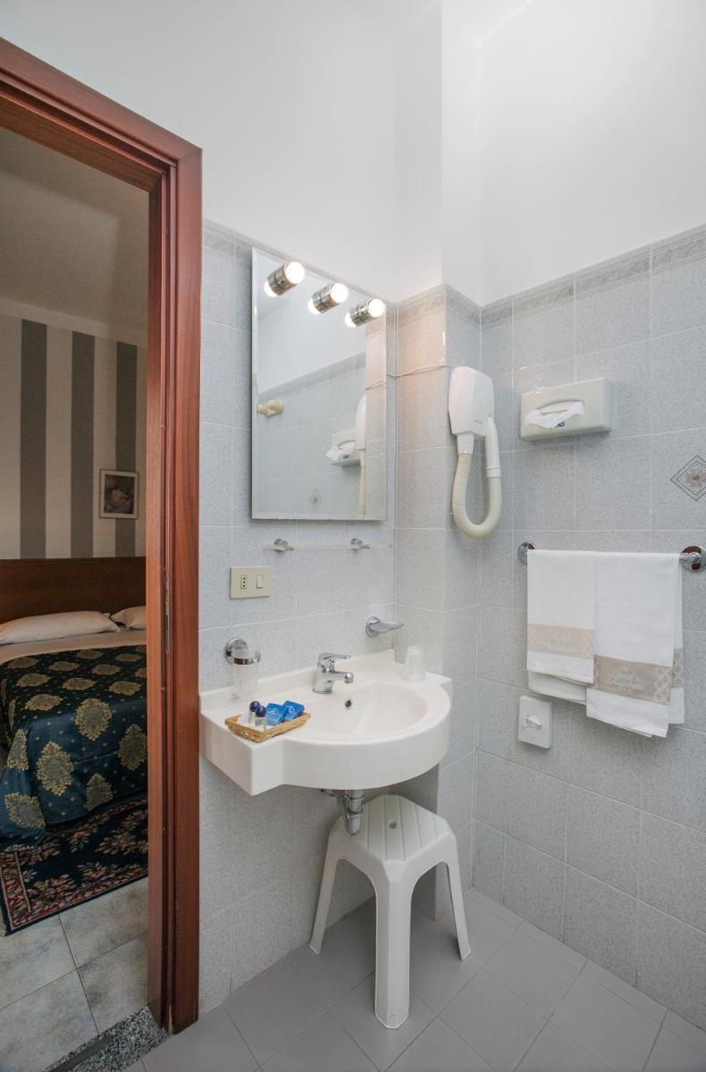 Hotel Redebora - Housity