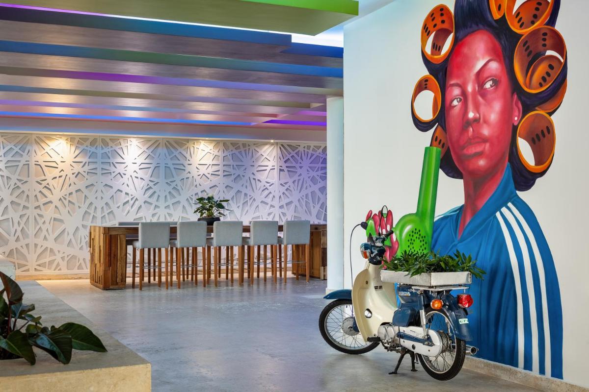 Renaissance Santo Domingo Jaragua Hotel & Casino - Housity