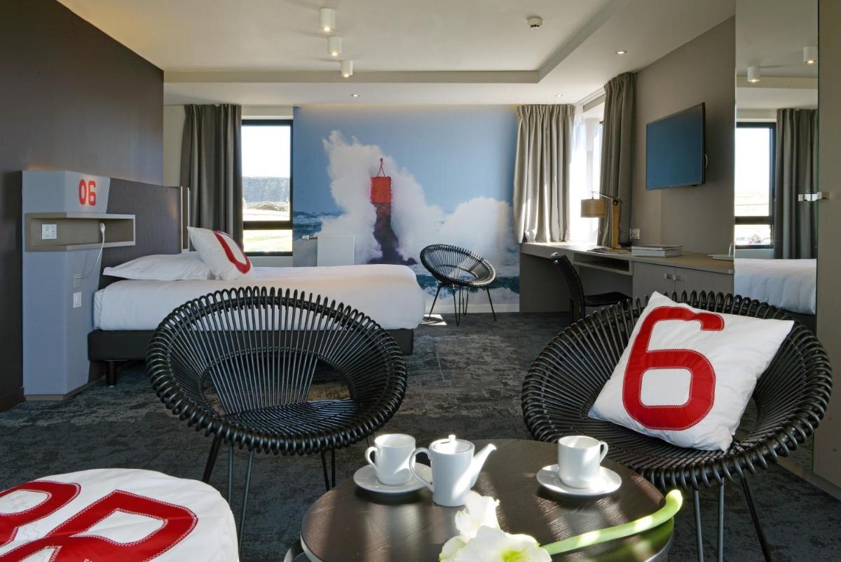 Un ou plusieurs lits dans un hébergement de l'établissement Hostellerie de la Pointe Saint-Mathieu - SPA & Restaurant