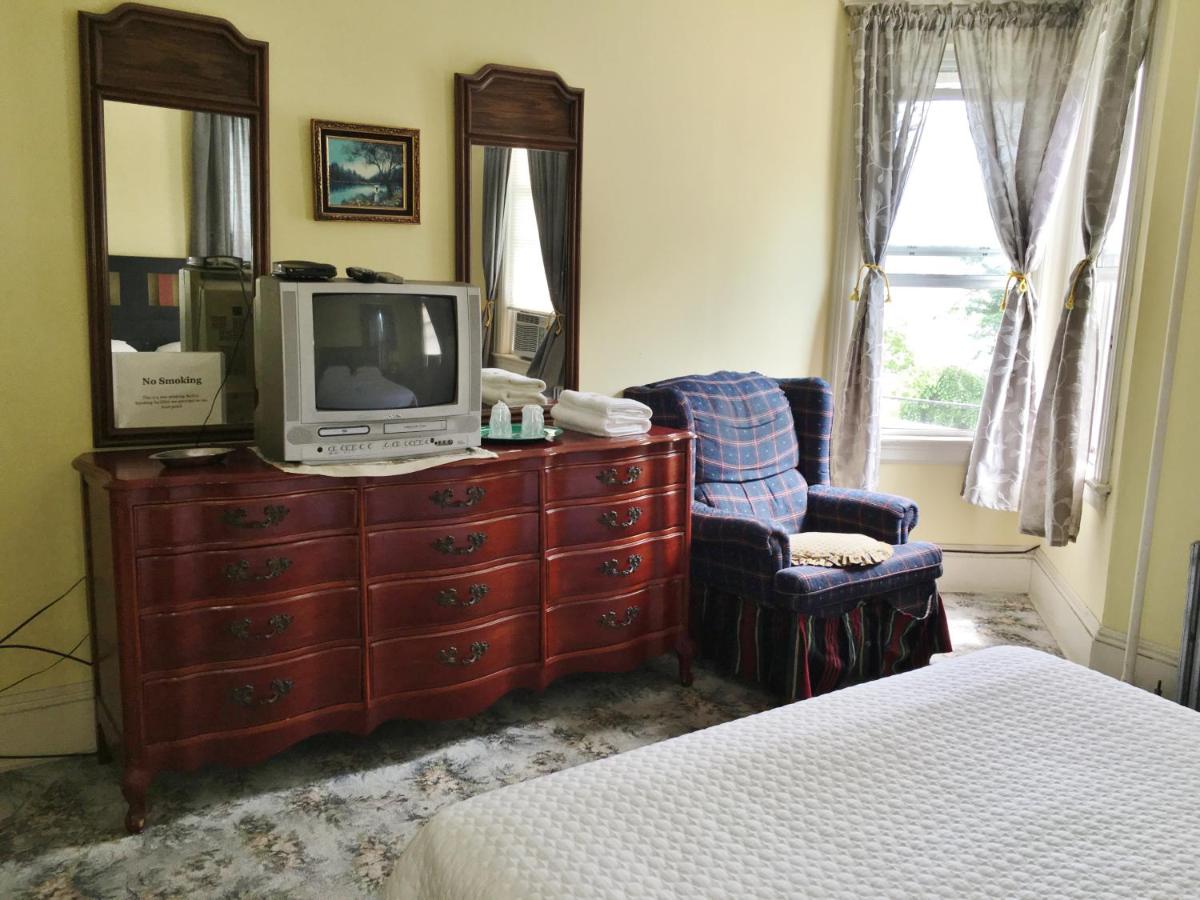 Harbor House Bed and Breakfast - Housity