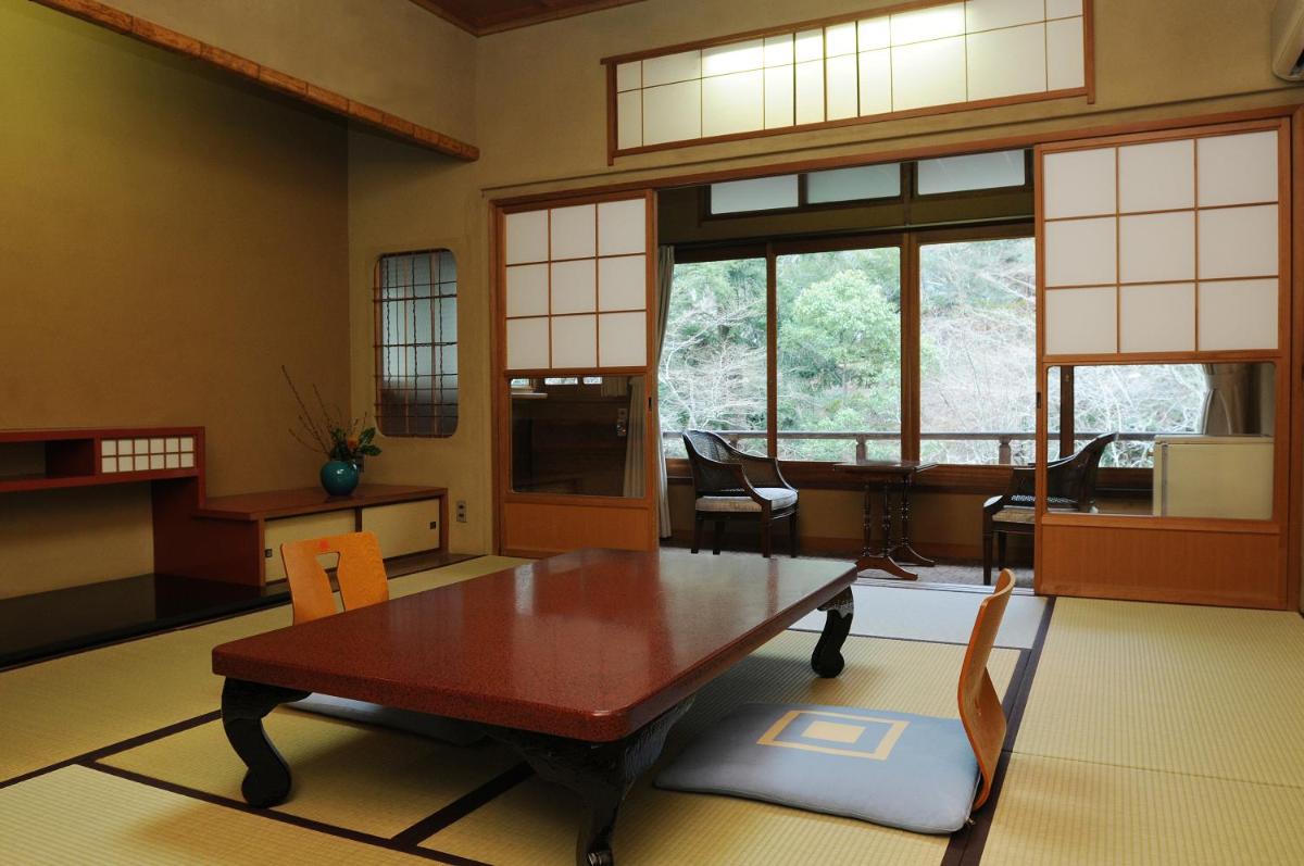 Iwaso - Housity