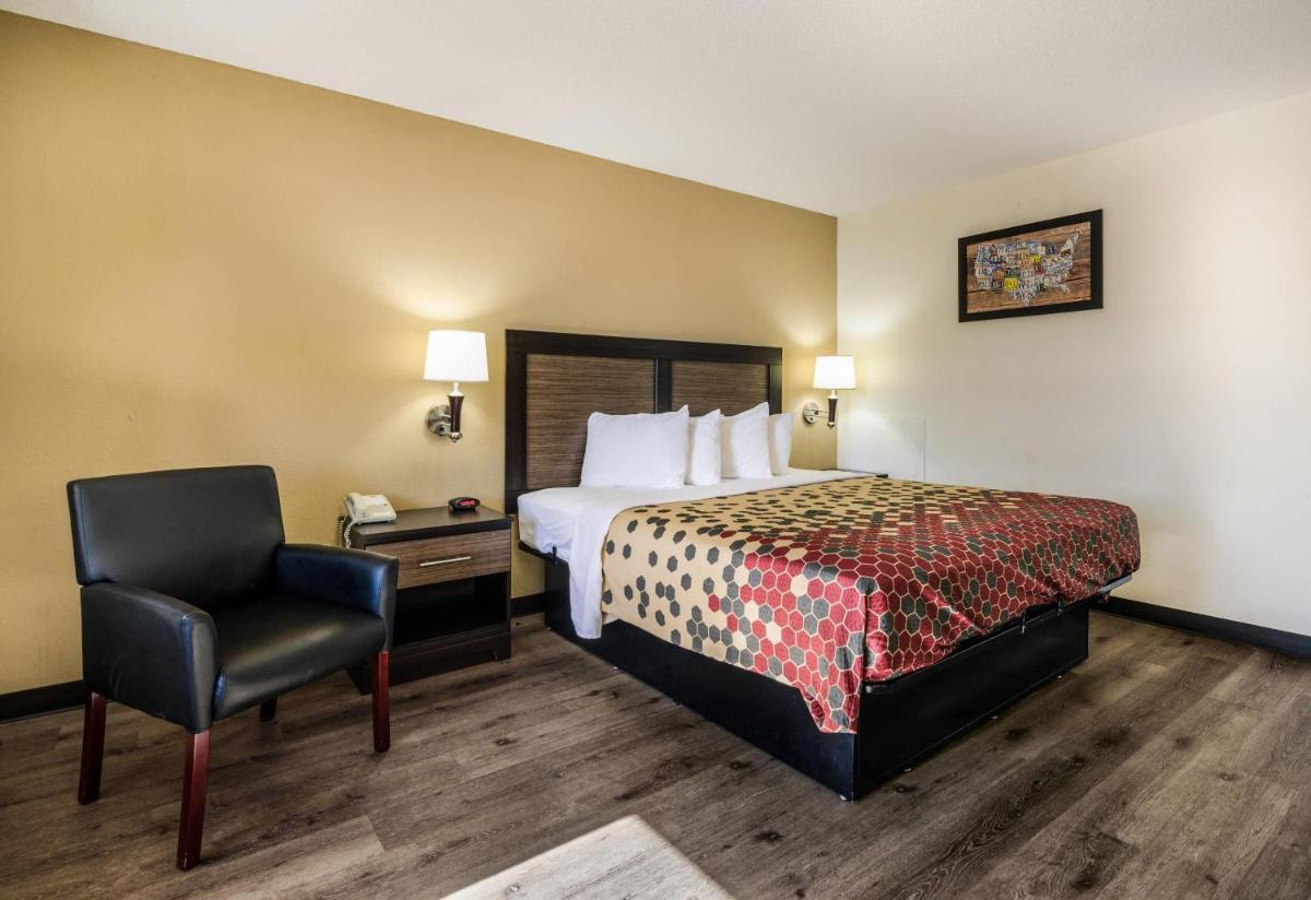 Econo Lodge Glade Springs I-81 - Housity