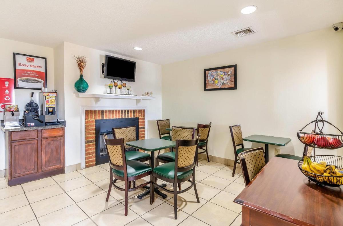 Econo Lodge Glade Springs I-81 - Housity