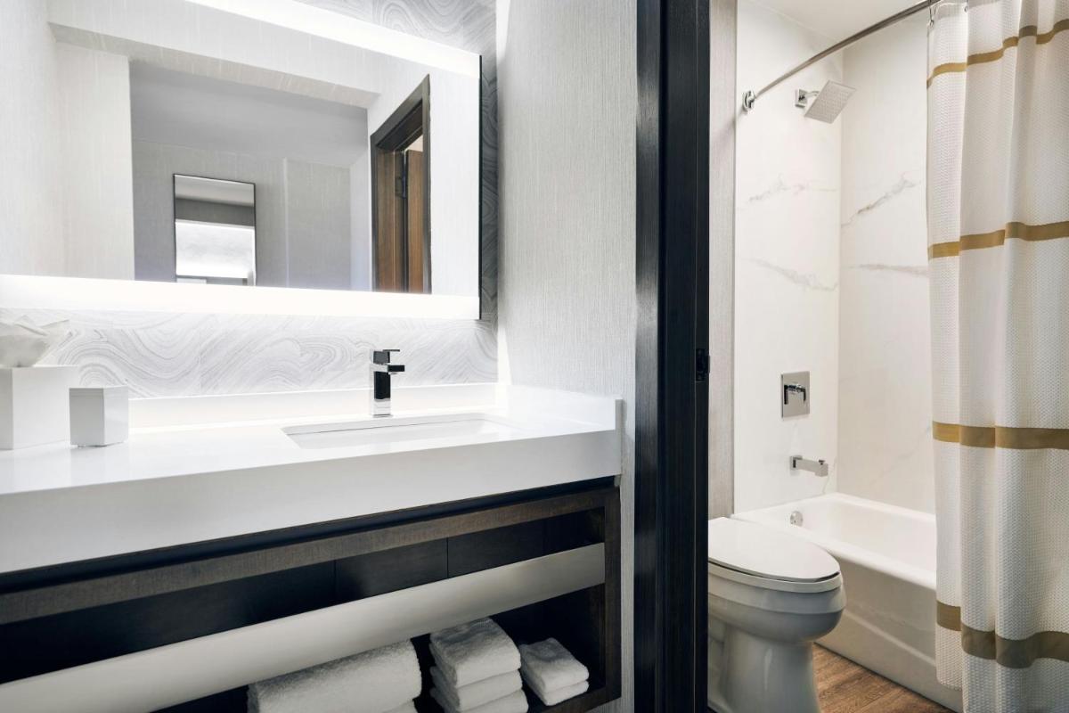 Chicago Marriott Oak Brook - Housity