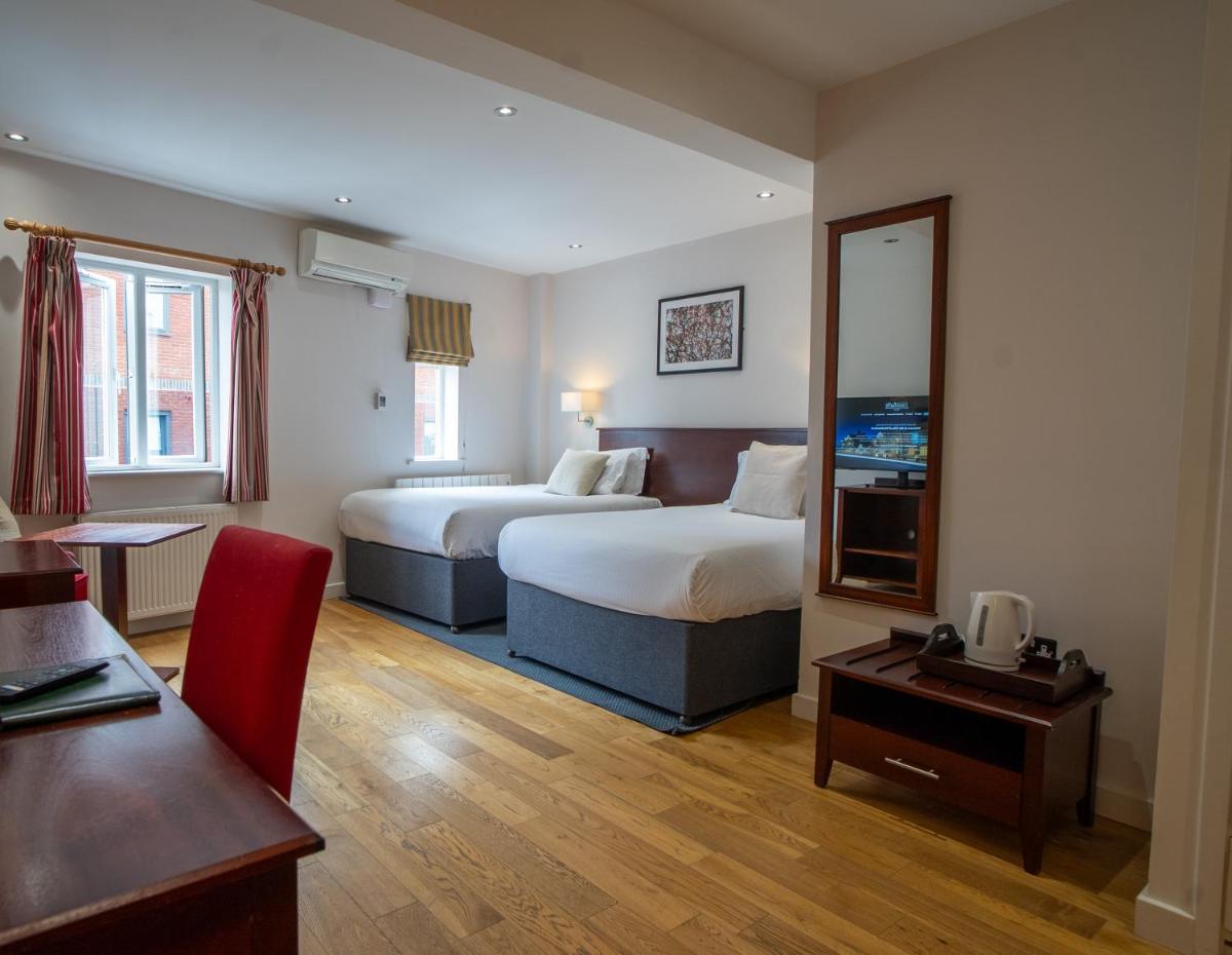 County Hotel - Housity