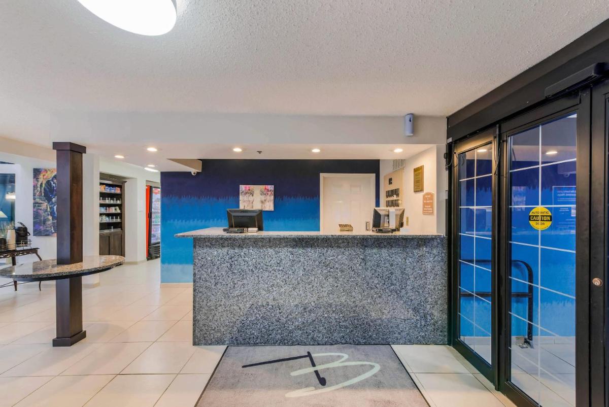 The Blu Hotel Blue Ash Cincinnati, Ascend Hotel Collection - Housity