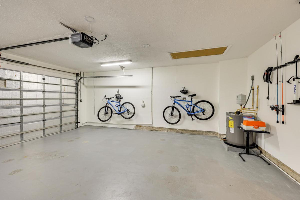 Spacious Punta Gorda Home w/ Private Pool & Views! - Housity