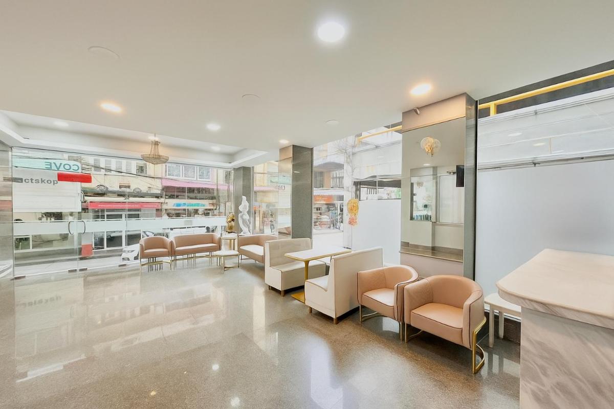 ABCYQ Hotel - Housity