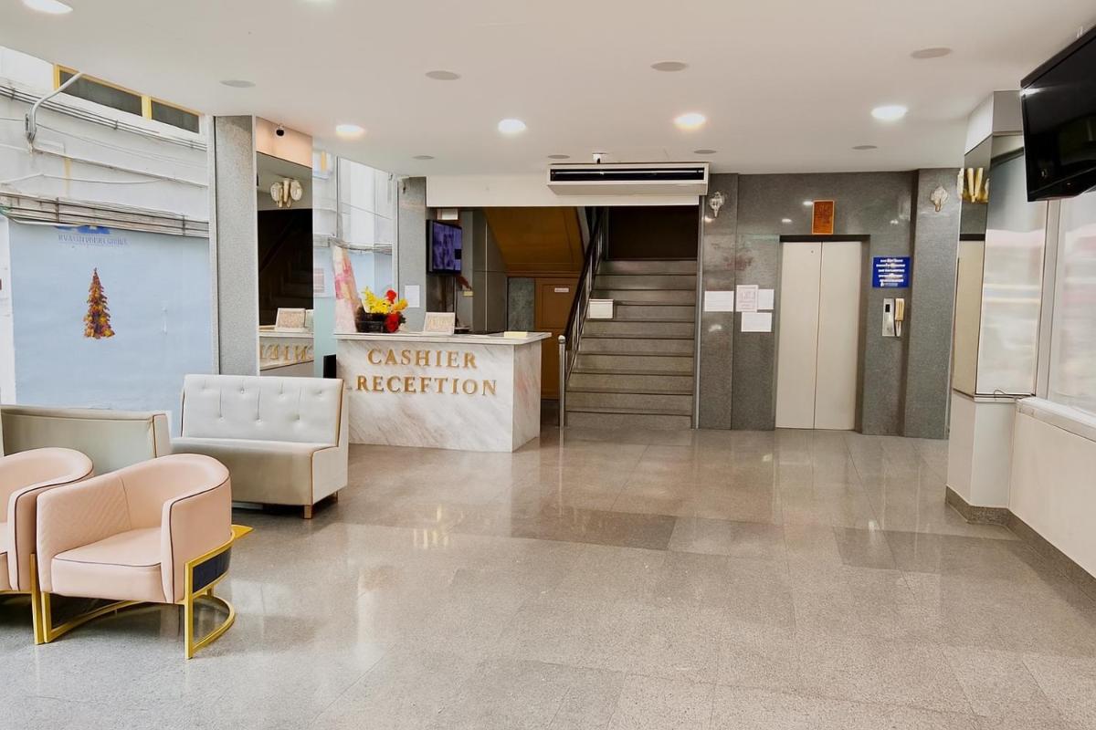 ABCYQ Hotel - Housity