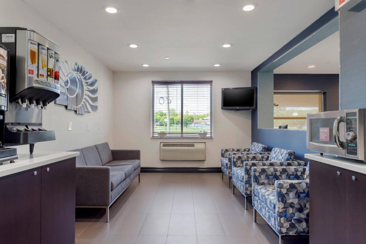 Avion Inn Near LGA Airport, an Ascend Collection Hotel - Housity