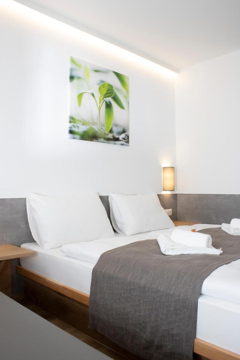 OEKOTEL Graz Airport - Housity