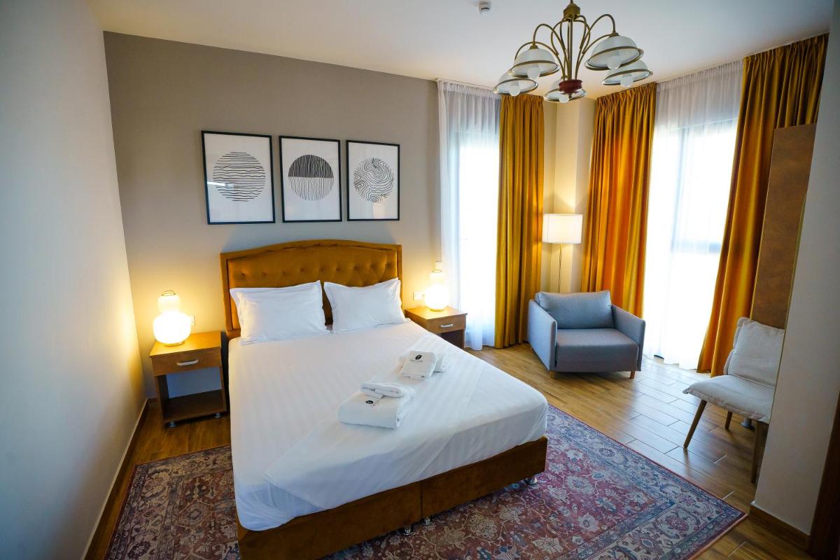 Hotel Fantazia Oradea - Self Check In & Out - Housity