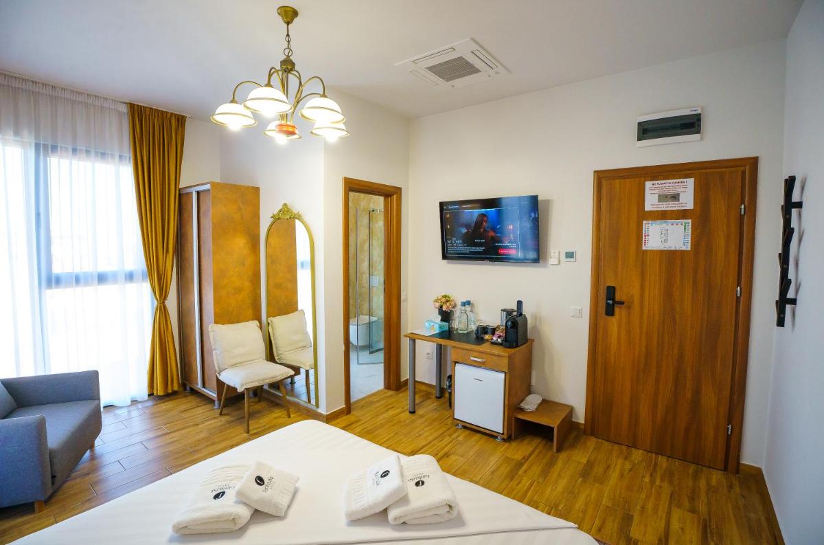 Hotel Fantazia Oradea - Self Check In & Out - Housity