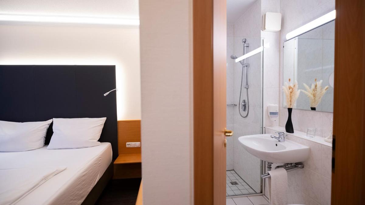 Hotel Bavaria Brehna - Housity