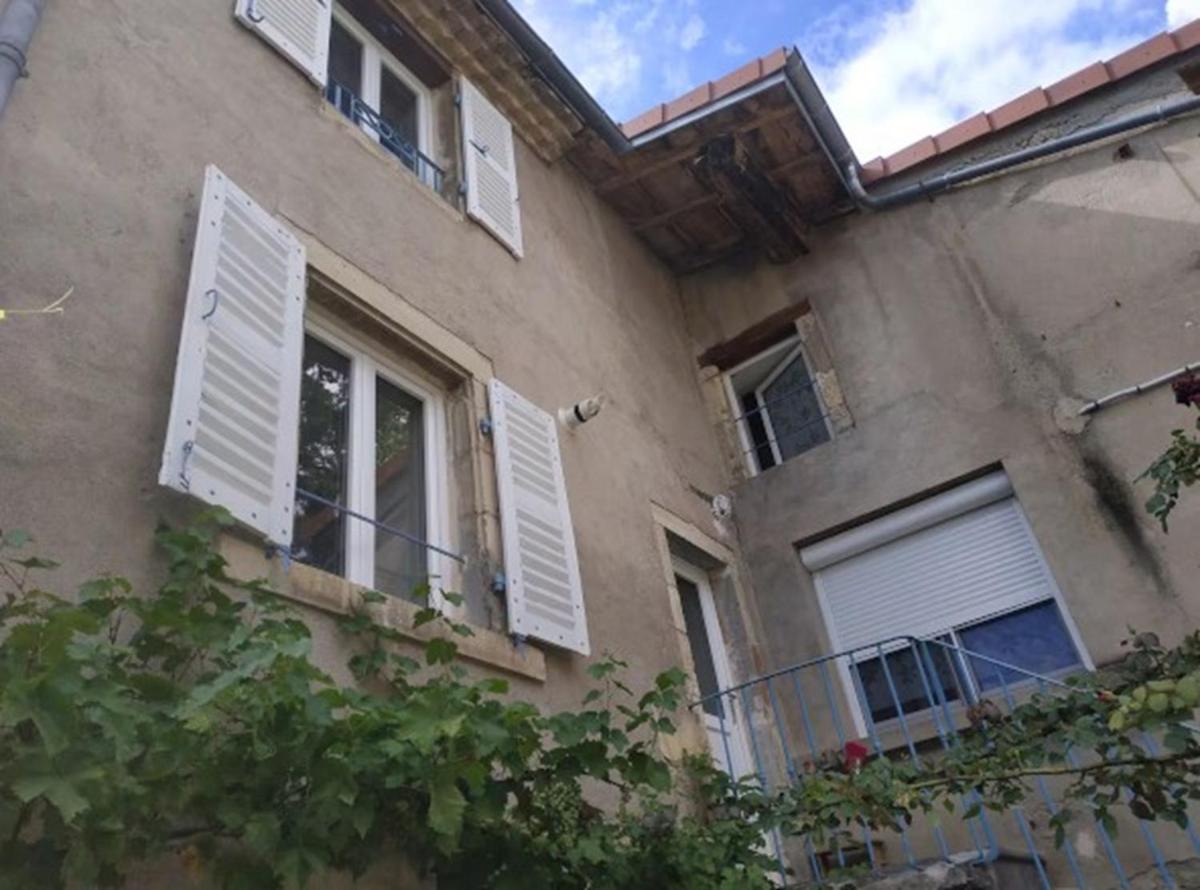 Aux Rosiers Rouges - Housity