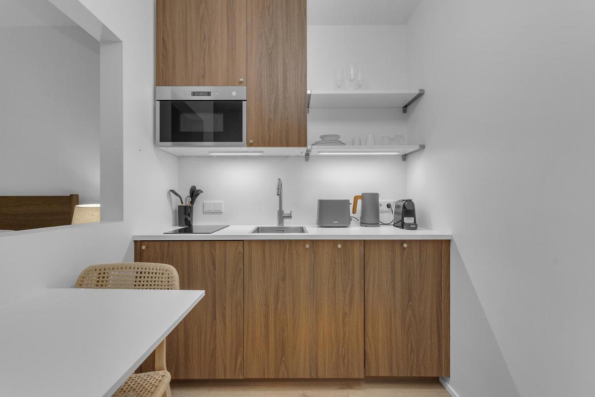 Castle Inn Apartments - Downtown Keflavík - Housity