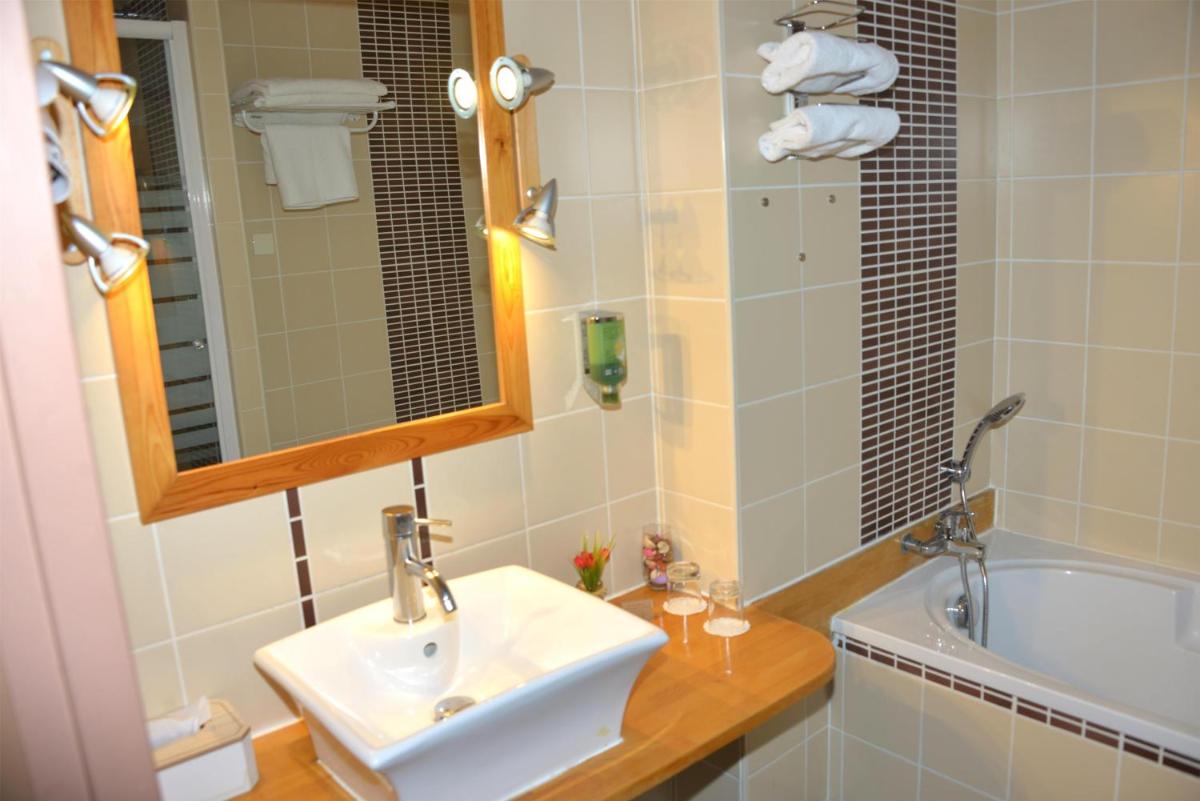 Best Western Golf d'Albon - Housity