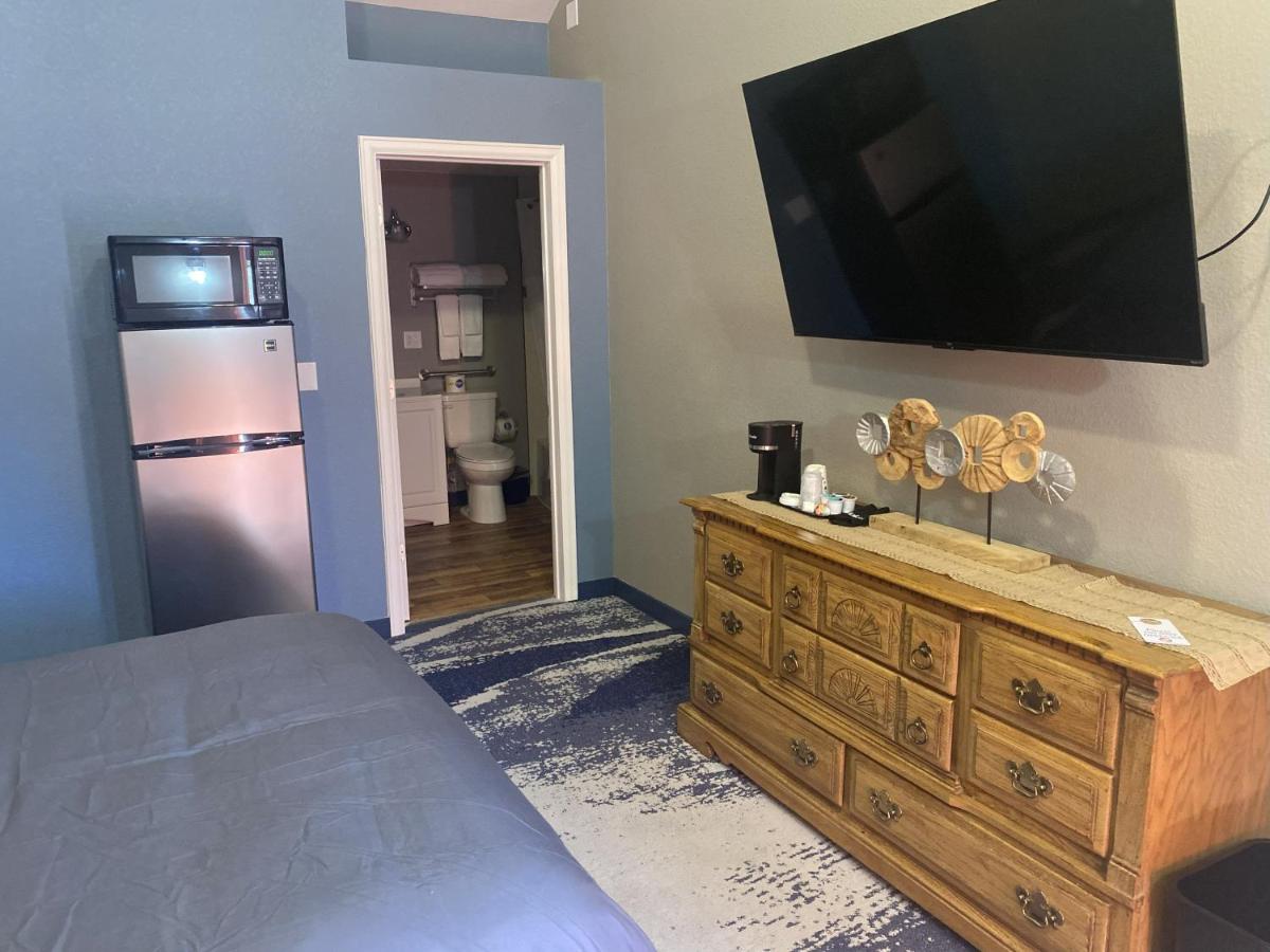 Cabins on Main Longmont - Housity