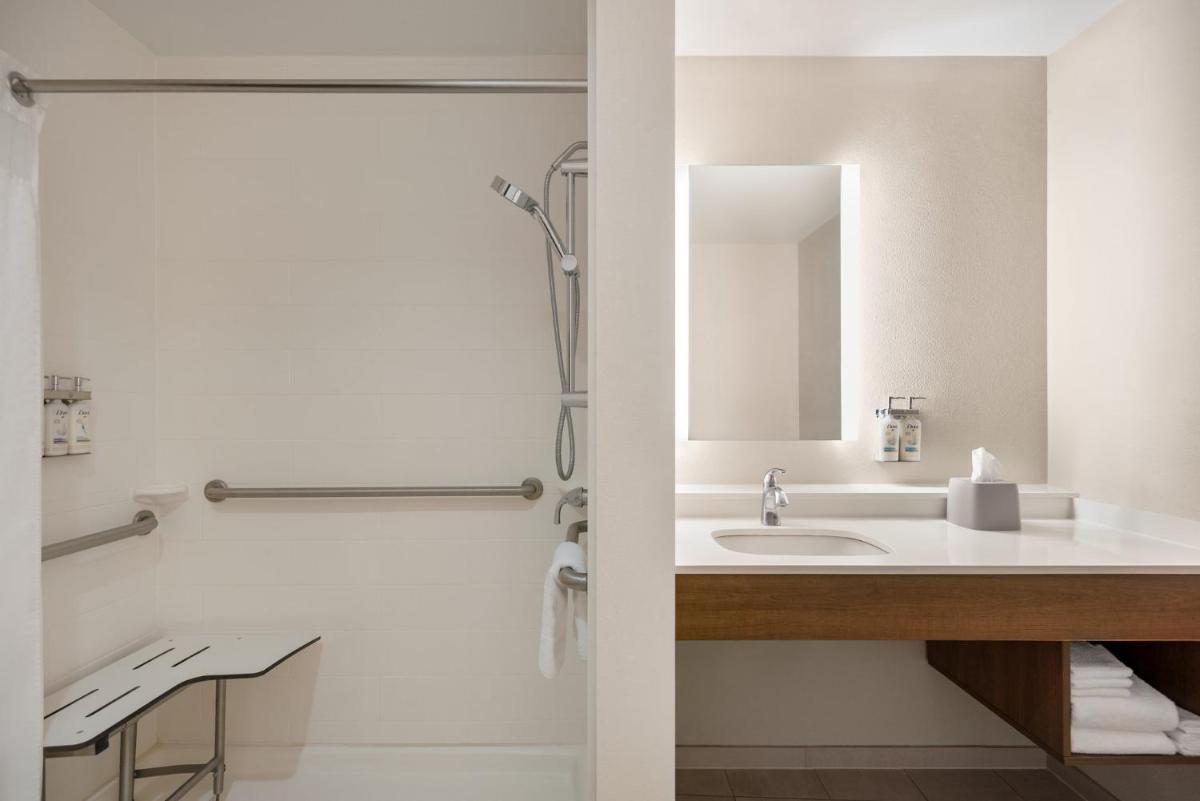 Holiday Inn Express Stephens City, an IHG Hotel - Housity