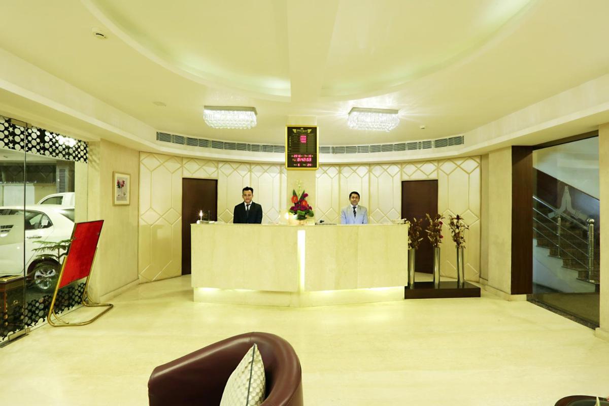 Hotel D Courtyard - Housity