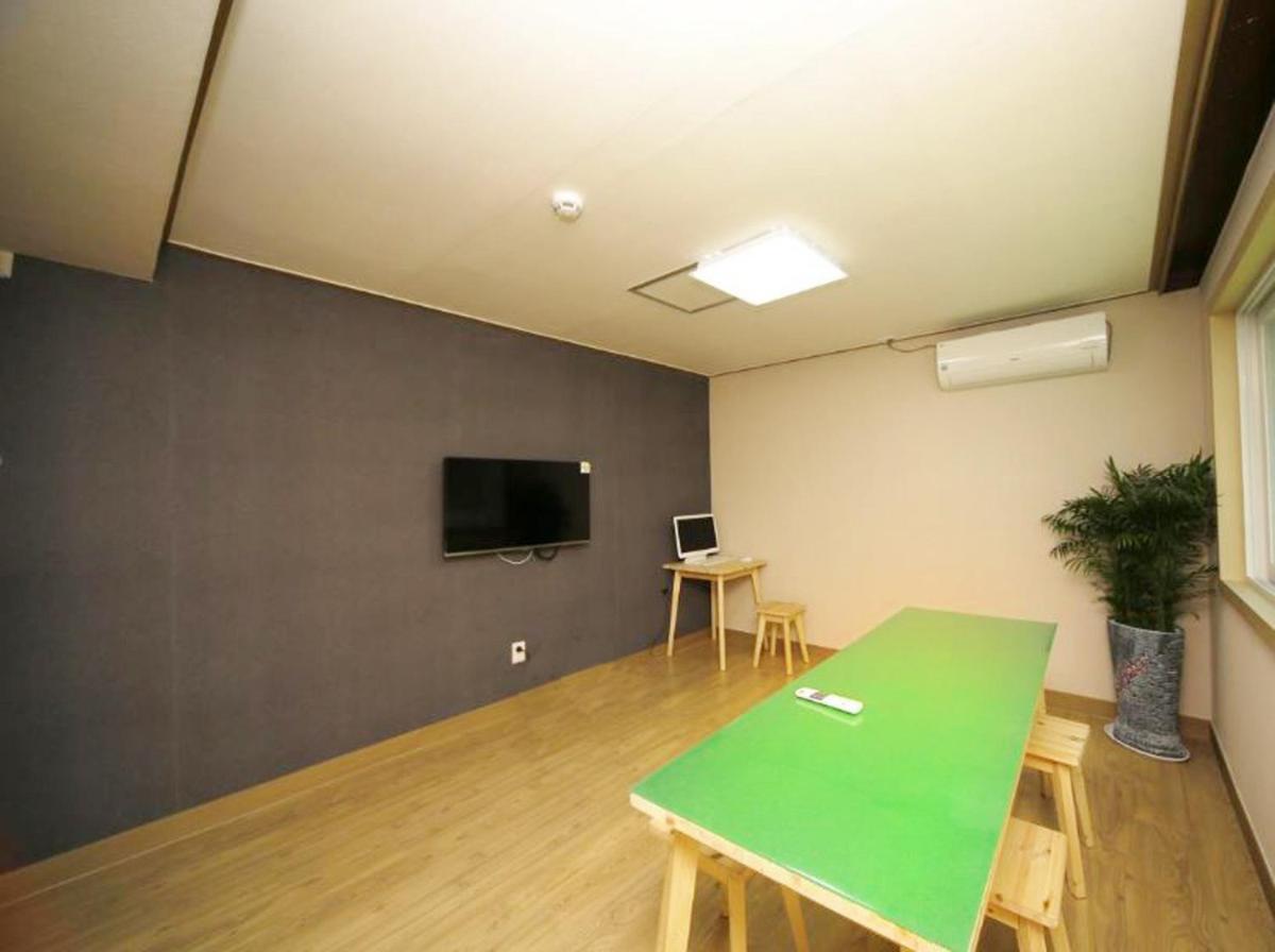 Suitetrails - 24 Guesthouse KyungHee University