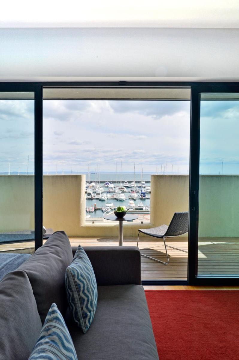 Uma área de estar em Pestana Cidadela Cascais - Pousada & Art District