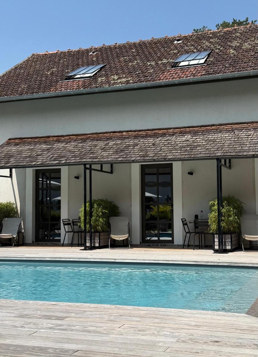 Chateau De La Resle - Design Hotels - Housity