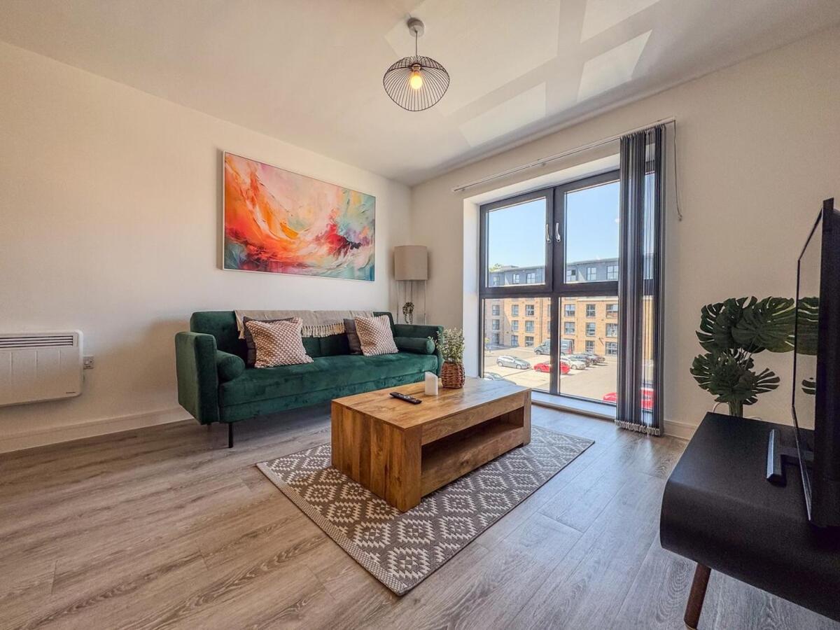 Beautiful 2BDR Apartment By Torr Property Group Short Lets & Serviced Accommodation With Free Parking Derby - Housity