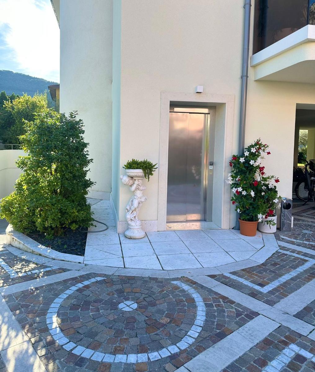 Residence Villa Dalila - Appartamento Aphrodite - Housity