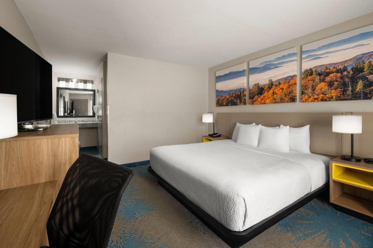 Days Inn by Wyndham Murphy - Housity