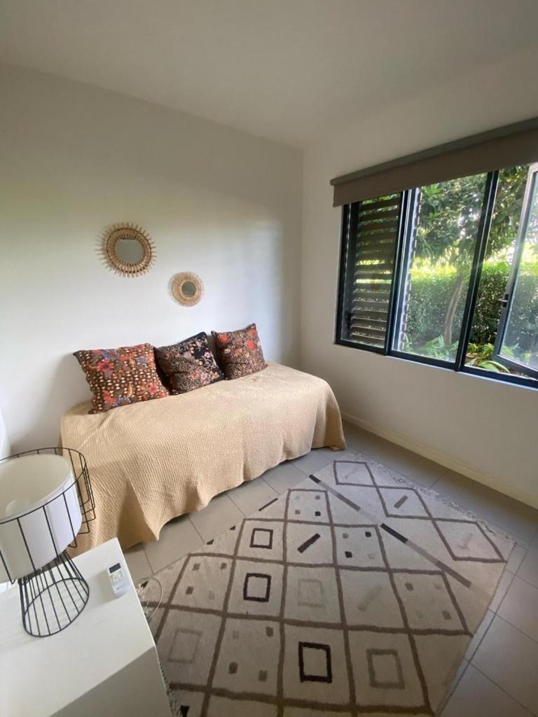 AZURI Serviced Garden Apartment - Housity