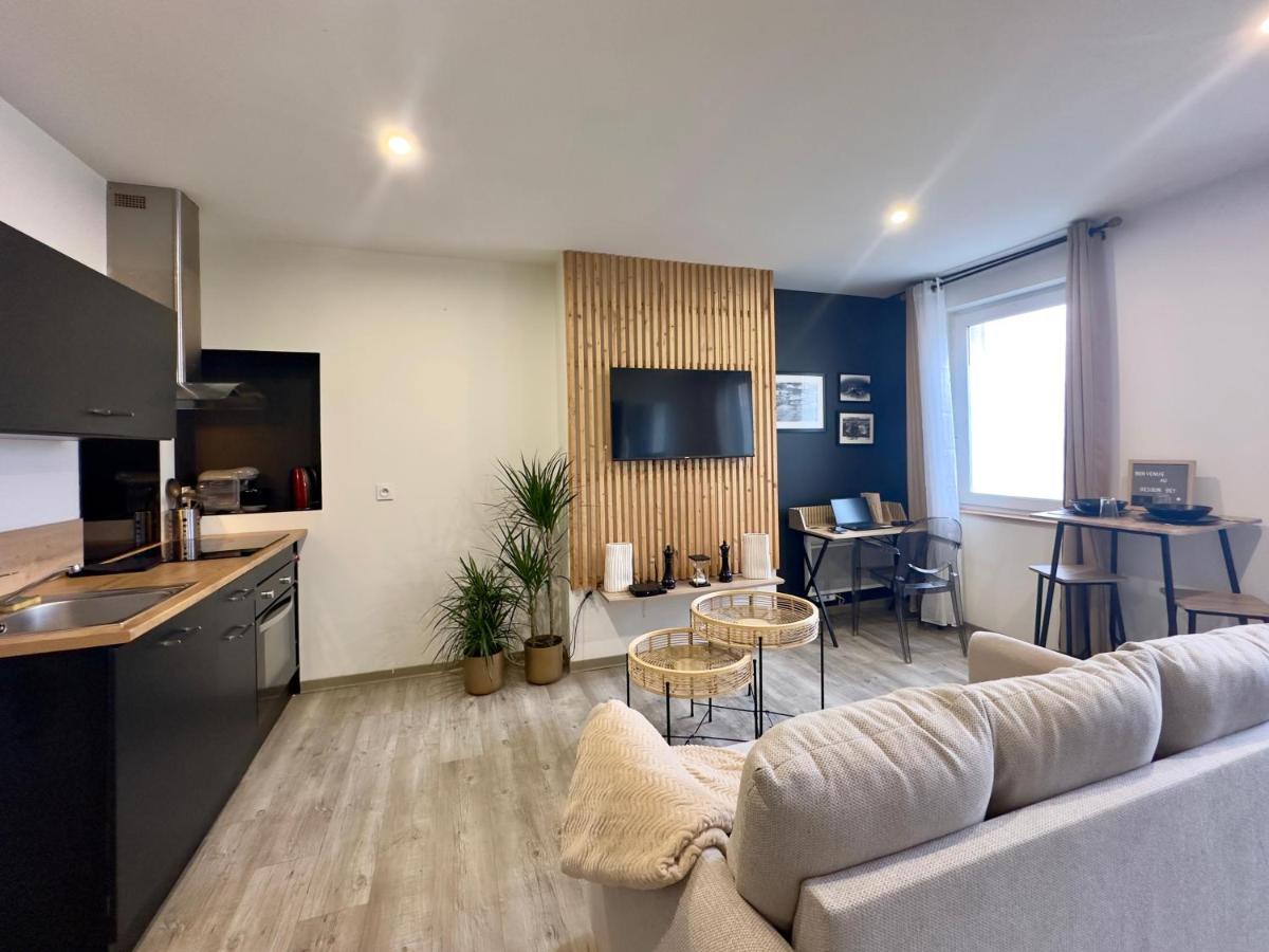 LouerAngouleme - Idéal couples & pro - Patio extérieur- Proche centre ville et gare - Promenade au bord de la Charente - Parking à proximité - Wifi très haut debit - Équipement premium -Netflix - Hizvo