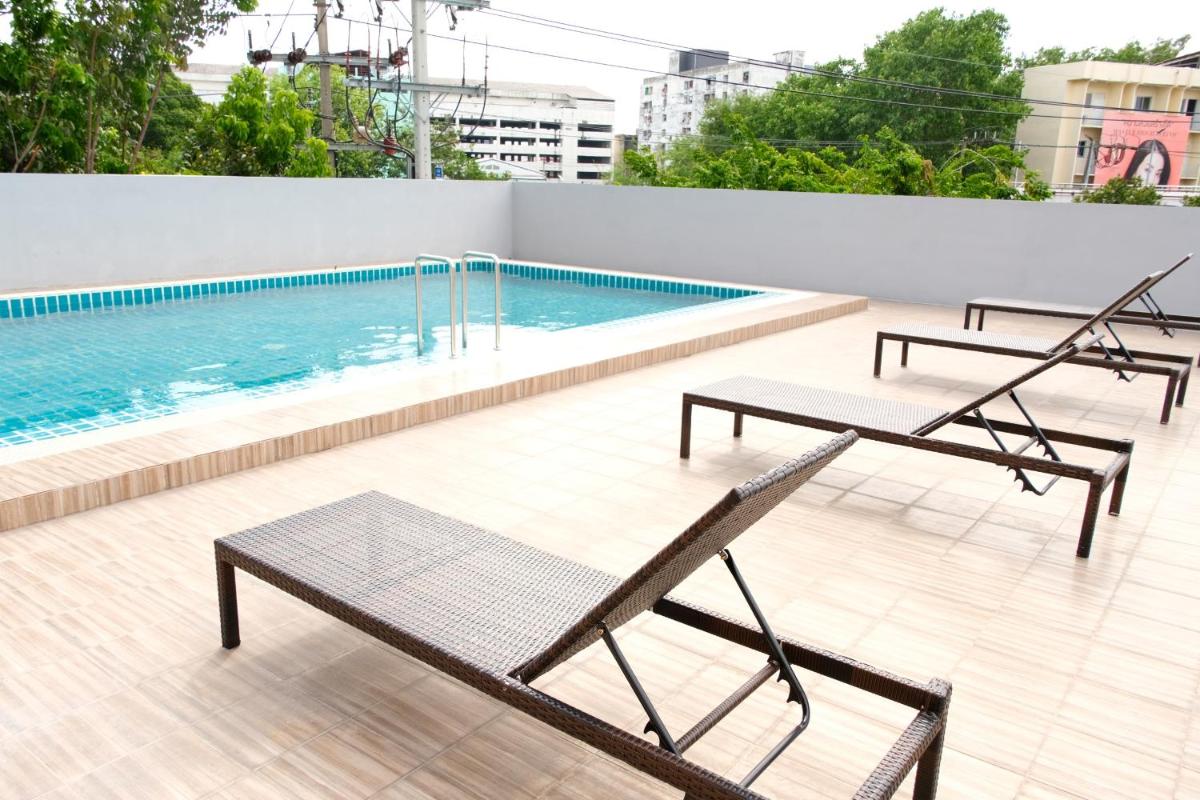 Lucky Elephant Hotel - Housity