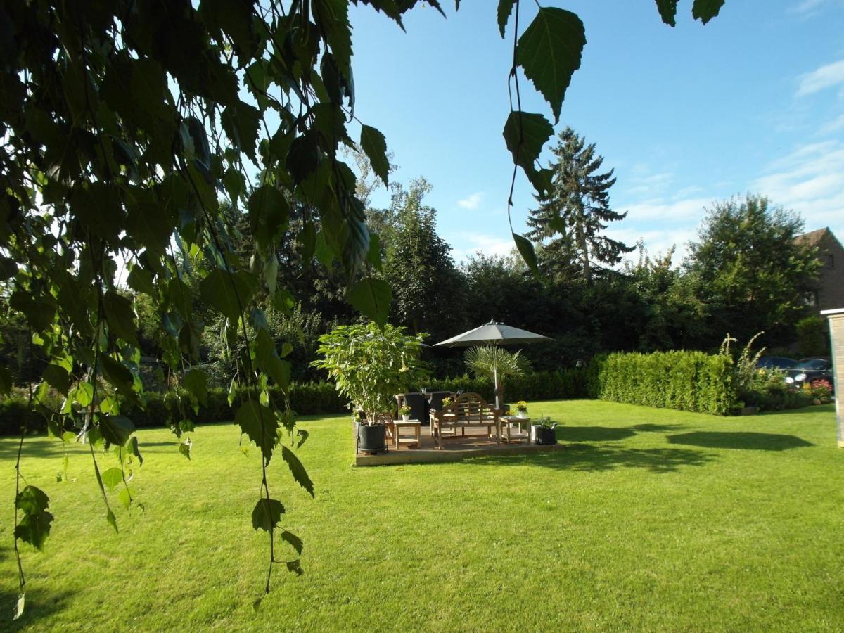 Bed & Breakfast Meerbusch - Housity