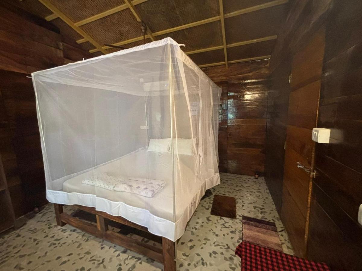 Fernandes Bar and Restaurant - Housity