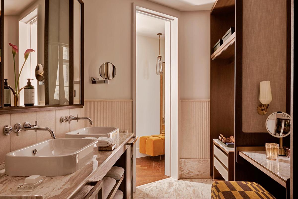 Ein Badezimmer in der Unterkunft Rosewood Munich