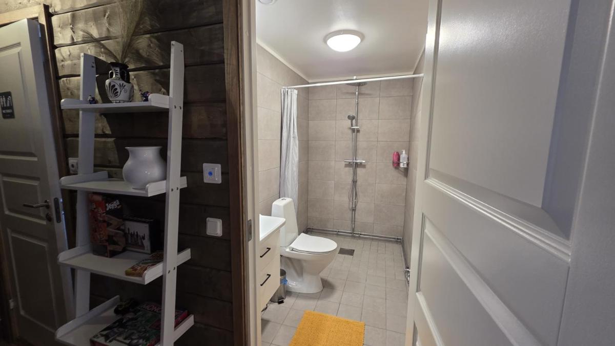 Aurora River Camp Glass igloos & cabins - Housity