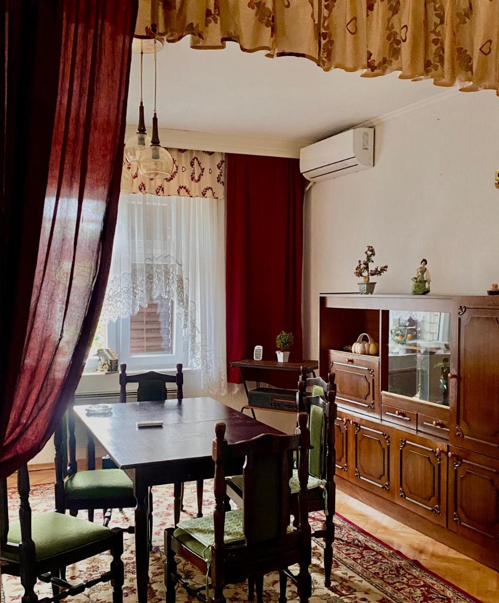 Small Hill Guesthouse - Housity