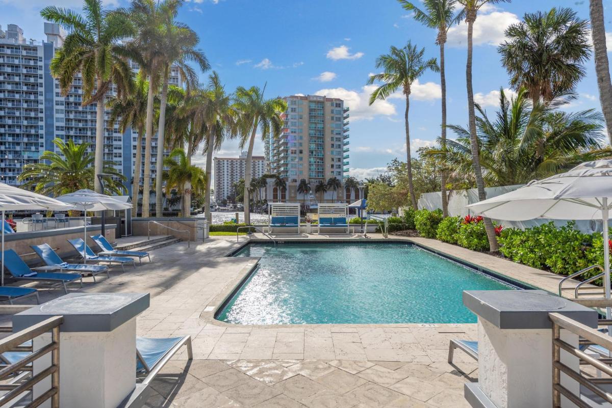 GALLERY One - A DoubleTree Suites by Hilton Hotel - Housity