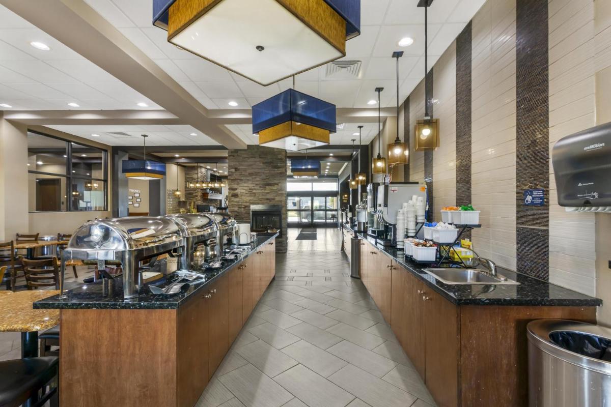 Best Western Plus Williston Hotel & Suites - Housity